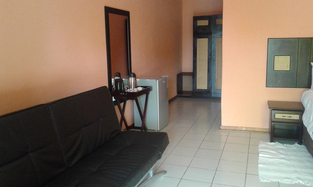 Larissa Hotel Maun Luaran gambar