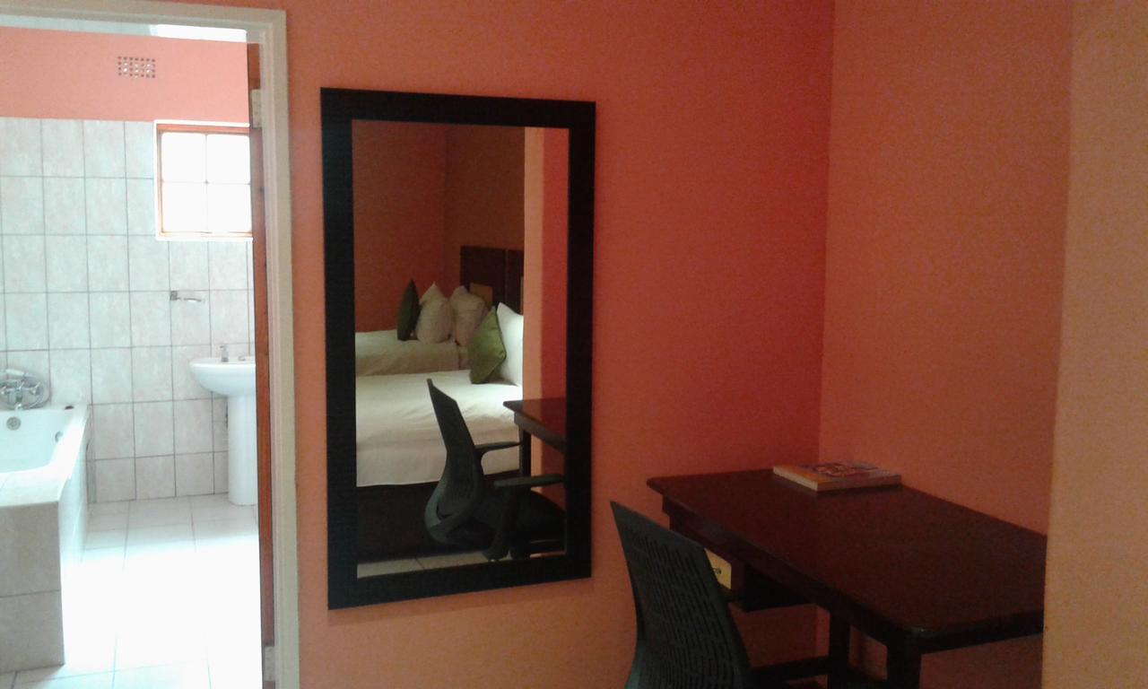 Larissa Hotel Maun Luaran gambar